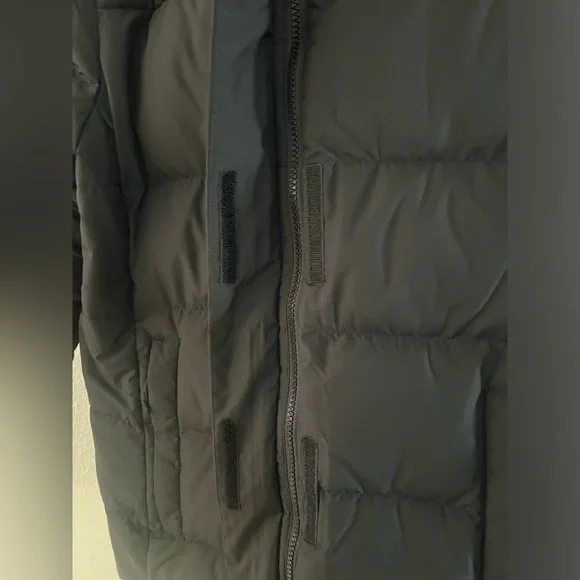 COPY - THE NORTH FACE GOTHAM PUFFER JACKET WITH HOOD AND DETACHABLE FUR - Picture 6 of 15